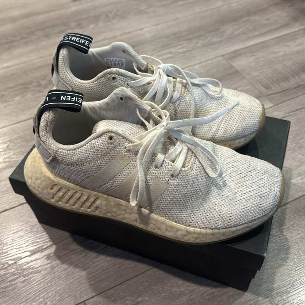 Adidas NMD R2 Cloud White/Crystal White Womens Size 6.5 Sneakers Casual Shoes